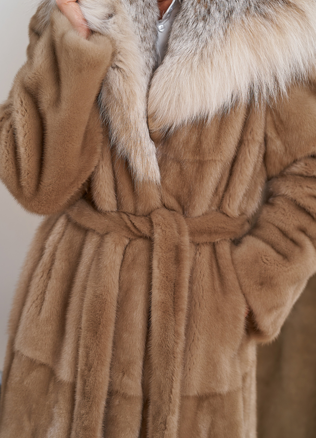 Женская шуба из меха норки с капюшоном из меха рыси модель № 29531 универмаг малина