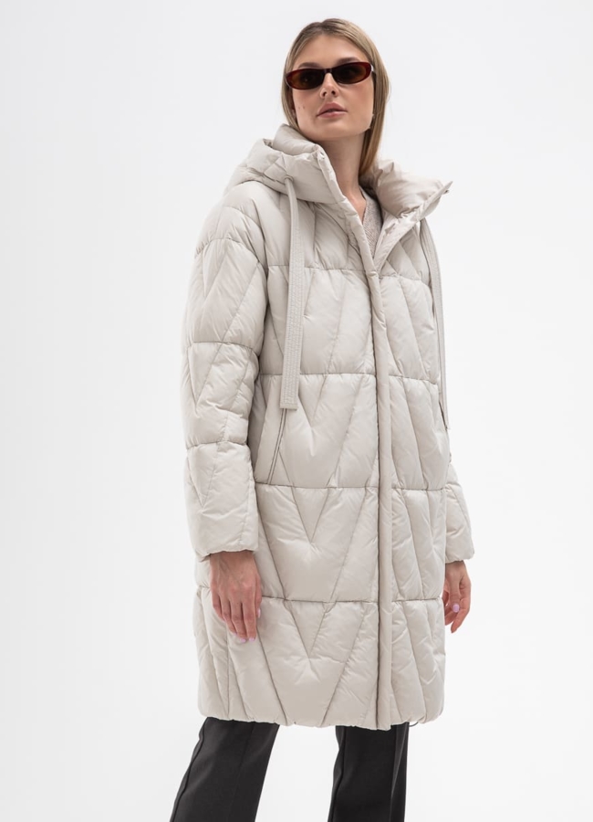 Женский светлый пуховик с капюшоном модель № 31136 меха малина