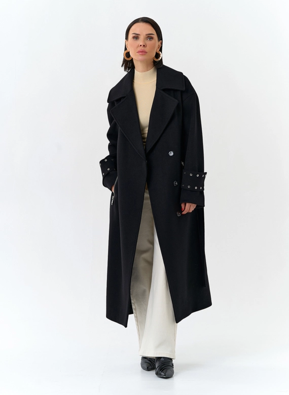 Женское пальто черного цвета