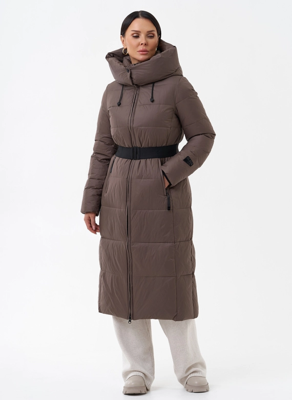 Длинный пуховик бежевого цвета
