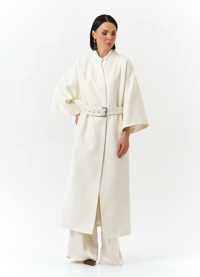 Женское пальто белого цвета модель № 32642 в кредит