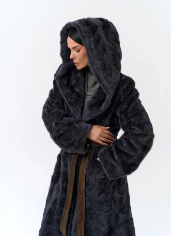 Шуба из меха норки с капюшоном фото