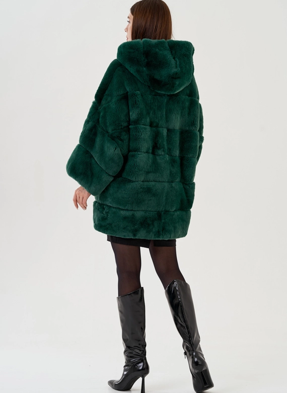 Шуба из меха кролика с капюшоном