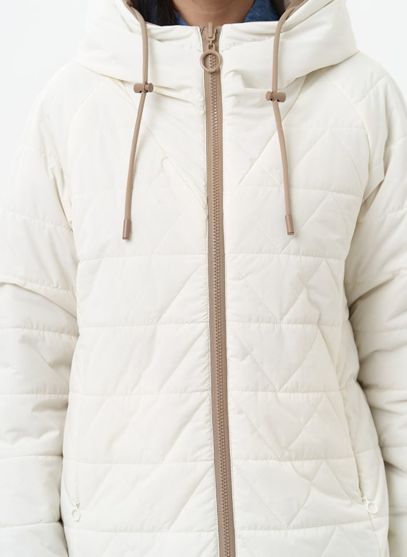 Женская удлиненная куртка с капюшоном