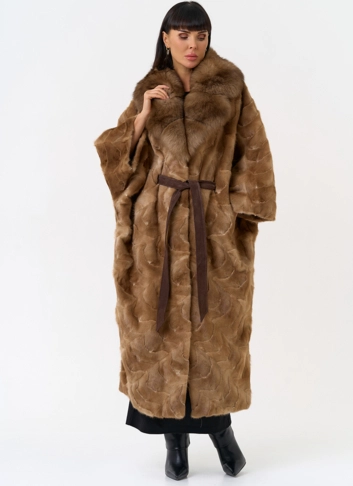 Женская шуба из меха норки с воротником их меха песца фото