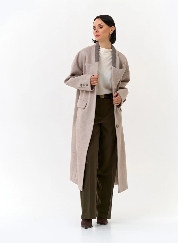 Женское пальто с акцентным воротником фото
